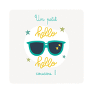 Hello ensoleillé avec lunettes d'été